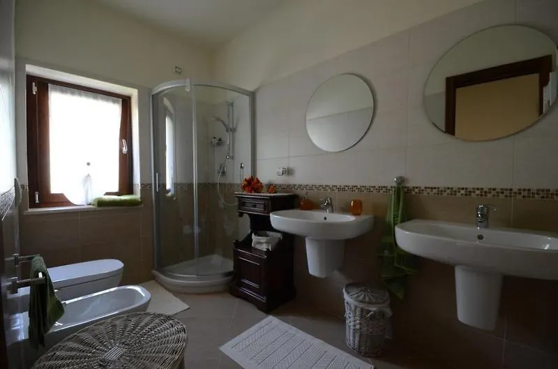 Mirbea Bed & Breakfast Cisano sul Neva 0*,